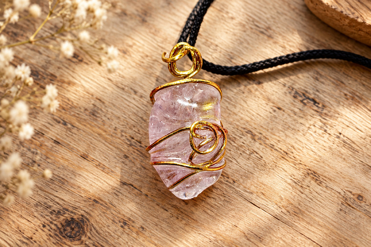 Pendentif artisanal résine pierre précieuse style zen – bijou unique fait main Québec